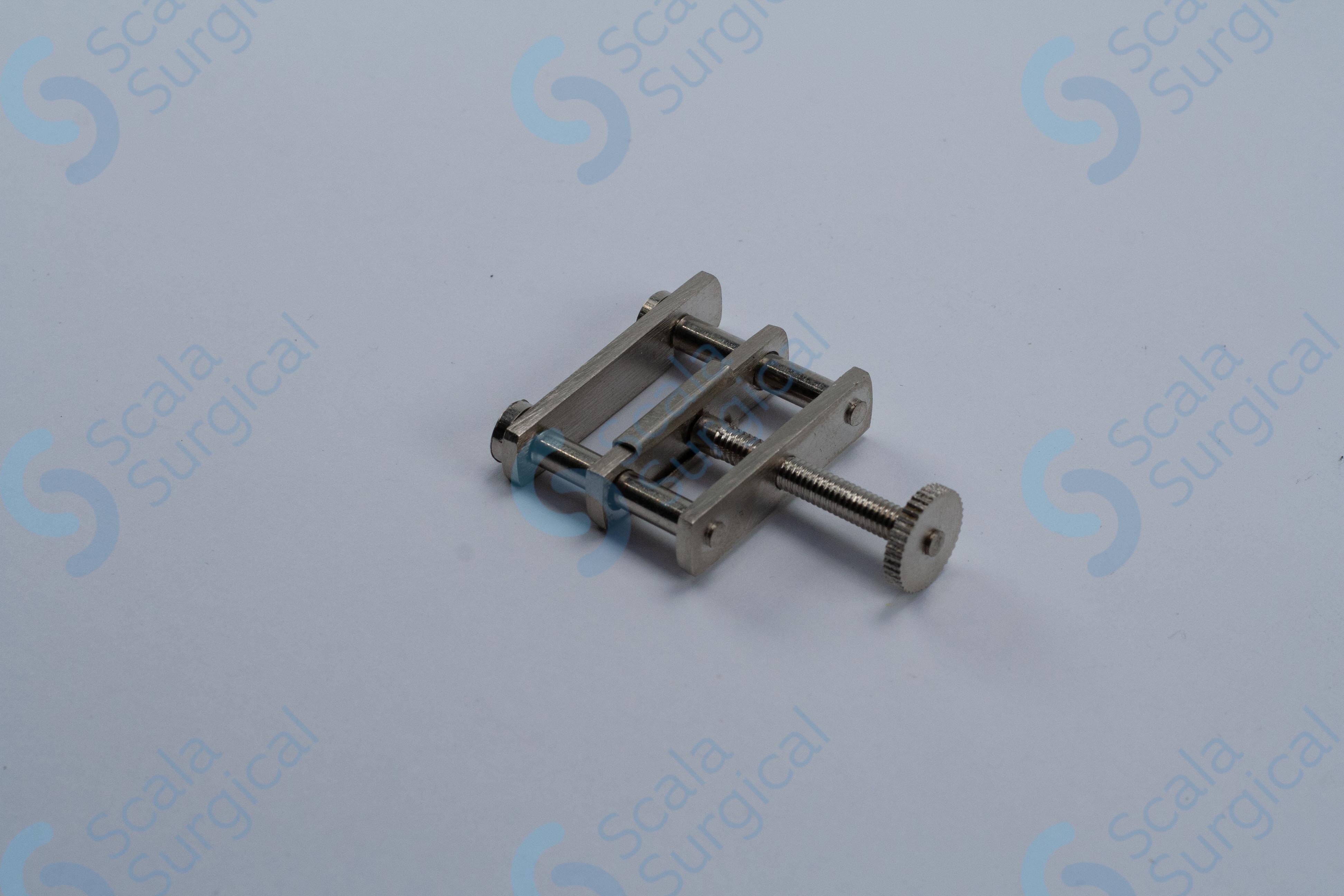 Hoffman Gate Clamp (Internal Opening Width: 16 x 25mm) – Scala Surgical Ltd